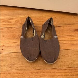 Dark grey classic Toms